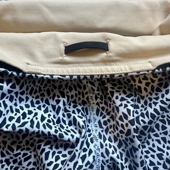 Lululemon Inspire Tight II 7/8 Yoga Legging Black & White With Mesh Women Size 4 - Picture 8 of 14